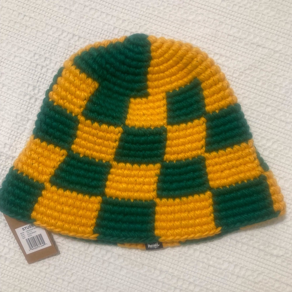 CHECKER KNIT BUCKET HAT